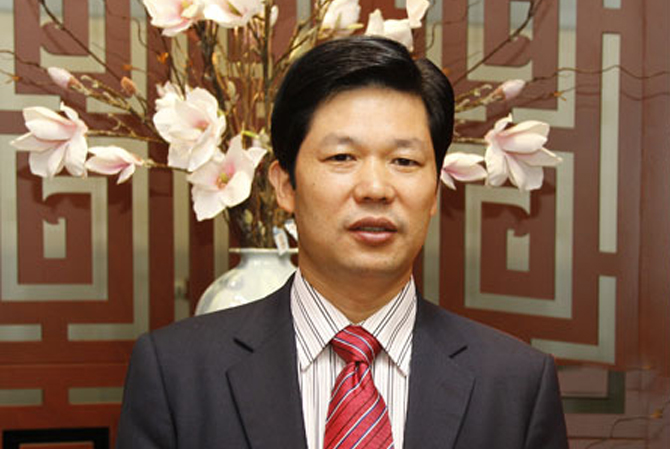 张锡复(中山东成红木董事长)